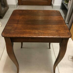 Petite table en chêne