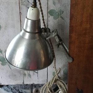 Lampe en alu poli