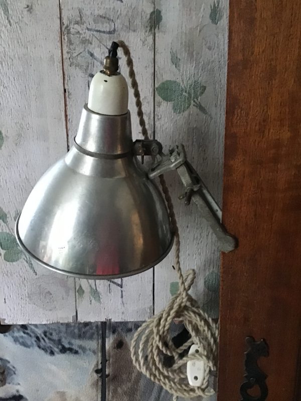 Lampe en alu poli