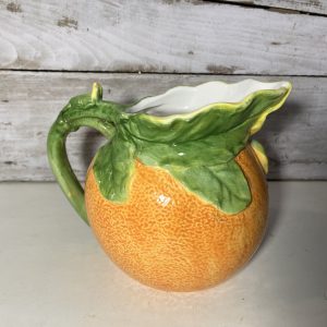 Pichet en barbotine orange