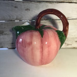 Pichet pomme en barbotine