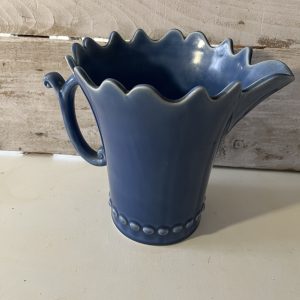 Pot à eau bleu
