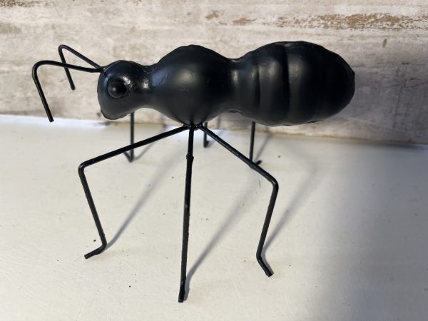 Fourmis en métal